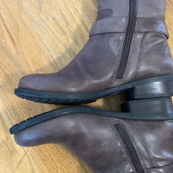 Me Too Leather Boots: 6 1/2 M - Picture 6 of 15